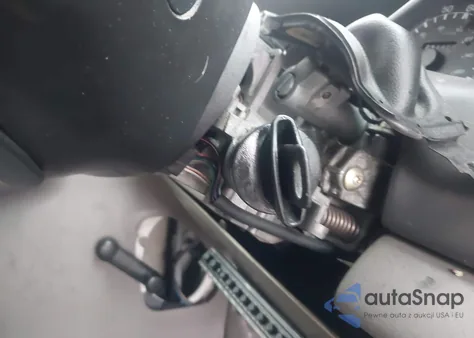 2000 Ford F-350 Lariat/Xl/Xlt z USA, uszkodzony, nr VIN 1FTSW30F4YEA48161